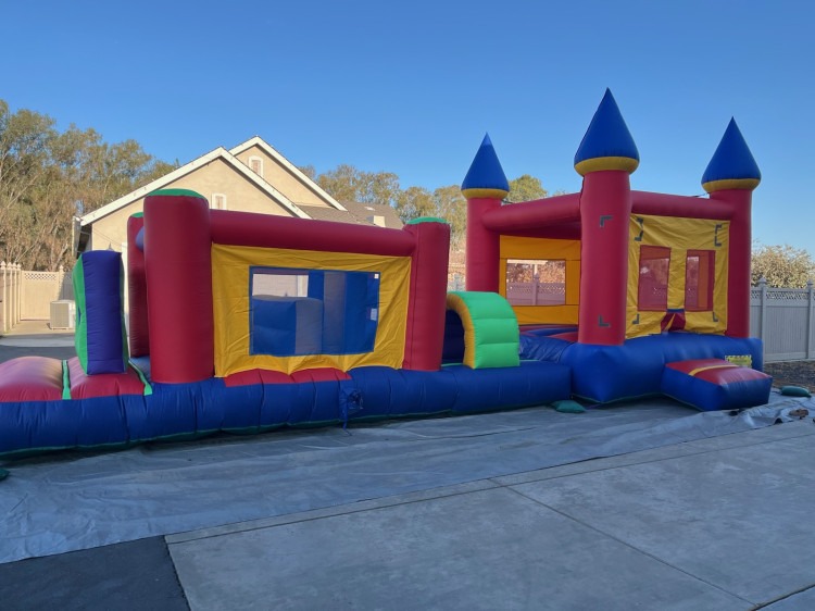 Bounce House with Obstacle